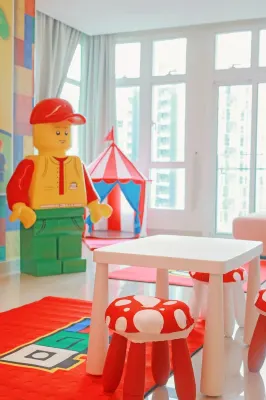 Lego House Near Lego Land - สระว่ายน้ำแบบอินฟินิตี้