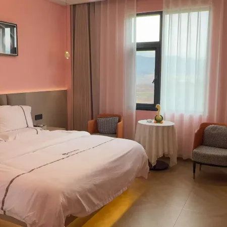 Luoping Mingzhu Hotel