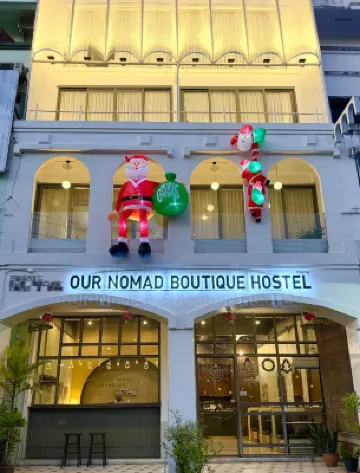 โฮสเทล อาวเออร์ โนแมด โรงแรมในตัวเมืองภูเก็ต