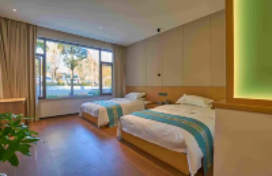 Qiyun Hot Spring Resort Hotel at Dongfengyun