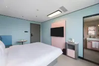 Haiyou Hotel (Fuyang Funing Bus Terminal)