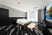 Anshun Ruijinlihe Hotel (Huangguoshu Avenue)