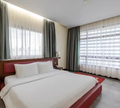 Pinnacle Suite - King