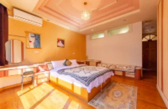 Lemon Yellow Homestay Hotels in Shuili Township