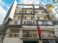 RedDoorz near EDSA Camp Crame Hotels near Camp Aguinaldo
