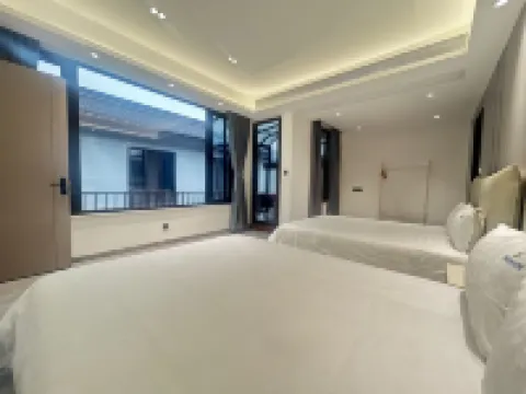 Qingyuan Miaoleiwu Villa (Hudiewan Happy Water World)