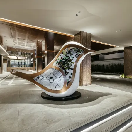 voco Bangkok Surawong by IHG Отели рядом с достопримечательностью «Посольский район»