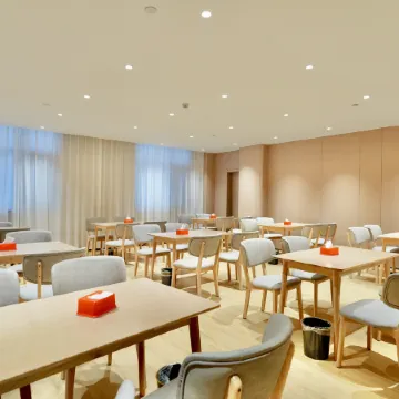 Yueya  Hotel (Weihui Municipal Government)