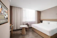 Foshan Yunji Smart Hotel (Qiandeng Lake Xiyue Subway Station)
