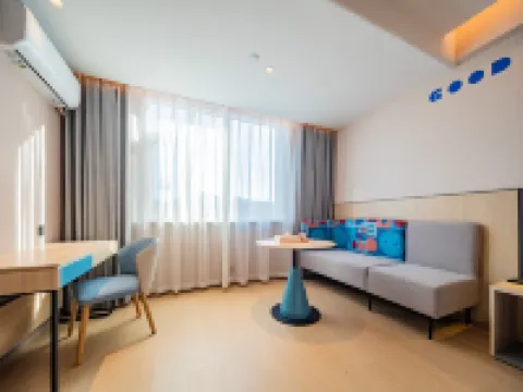Homeinn · neo Hotel (Pingliang Huating Yizhou Avenue Passenger Transport Center) Hotels in Huating