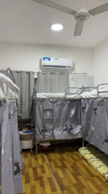 Happy Camel Hostel โรงแรมใกล้เดอิรา