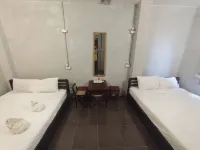 Funky Monkey Cafe & Hostel