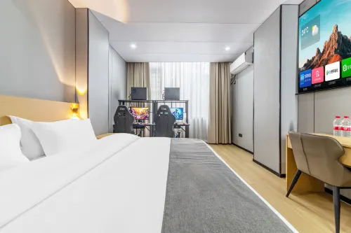 Jingzu E-sports Inn · Luchuan Diwang Square