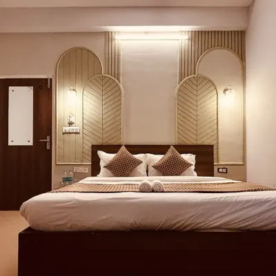 Fabhotel Majestic Heights = Fabhotel 雄偉高地 帕特里卡门附近的飯店