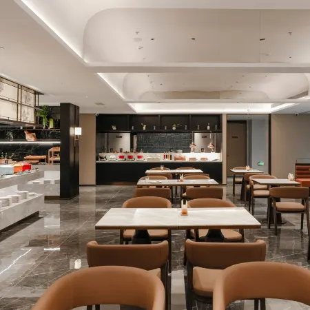 Pulun Hotel (Anji Phoenix Mountain Branch)