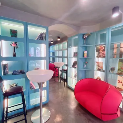 Lesbase Women Hostel โรงแรมใกล้บีทีเอส พญาไท
