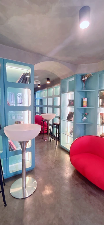 รูปภาพของLesbase Women Hostel