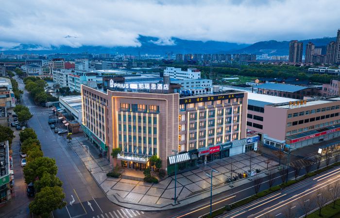 Pareisi Max Hotel