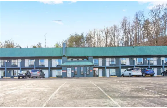 OYO 肯塔基弗農山酒店 - 倫弗羅山谷/I-75