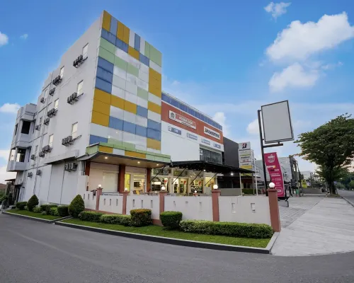 Hotel O near Terminal Batoh formerly Hotel Al Fatih Hotel di Lueng Bata