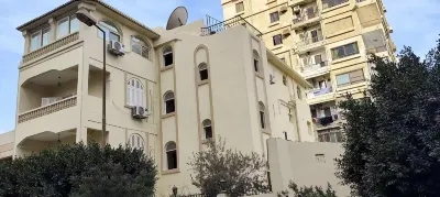 No.1 Courtyard Homestay Hotels near International Park