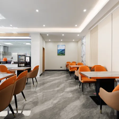 LuHe Luhe · Oxygen-Rich Mountain Lodge (Shuangqiao Valley Scenic Area)