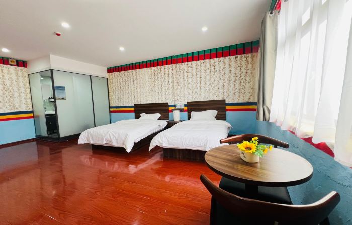 Hotel Kailash & Namunani View