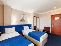 Cruise Hotel Отели рядом с достопримечательностью «Станция метро Грмагеле»