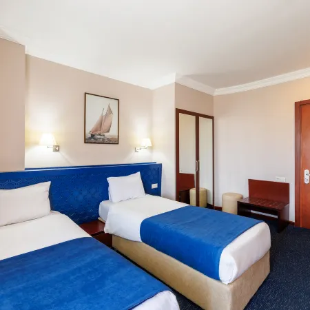 Cruise Hotel