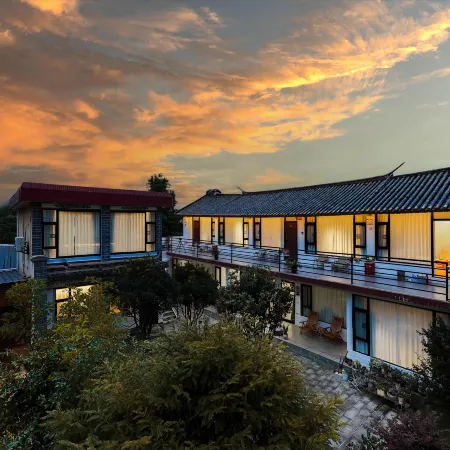 vivid courtyard of Wei Shan