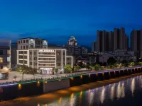 Waterfront Huiting Hot Spring Hotel Hotels in Fengshun