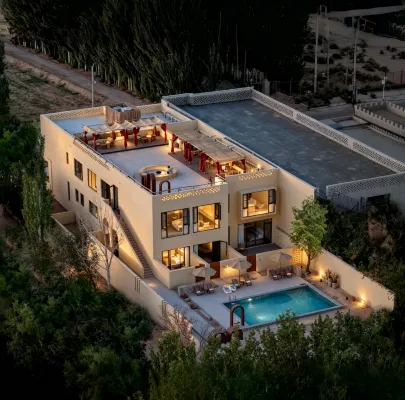 Dunjiang Jianmo Resort Homestay (Mingsha Mountain & Crescent Spring Branch) - ที่มีสระว่ายน้ำ