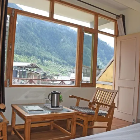 Hotel The Destination Manali ( 850m from Mall Road)