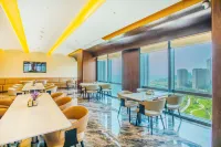 大連高新萬達星海灣大橋海景亞朵酒店 - 停車場
