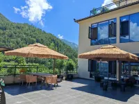 Mu·Quanju Elegant | Mountain Wild Hot Spring Designer Boutique Stay (Hailuogou Glacier Forest Park) - 3-Star