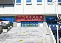 Dolanda S Hotel (South Lake Square Branch) - Pools
