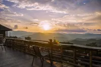Manghong Yongbanghao · Traditional Blang Stilt‑House (Jingmai Ancient Tea Forest) - breakfast