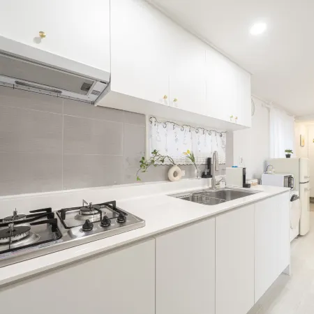Gwangalli Beach 1 minute/2Rooms/2Queens/Friends. Lovers • Family · Business trip · Long-term stay OK
