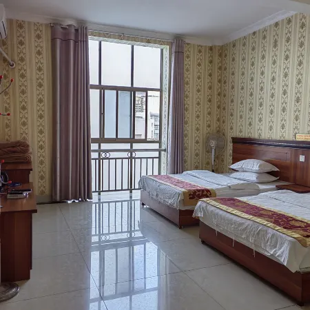 Mengzi Huatelong Business Hotel