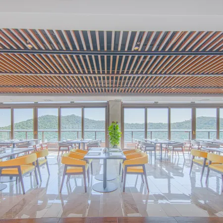 Longemont Taihu Lake Town Hotel