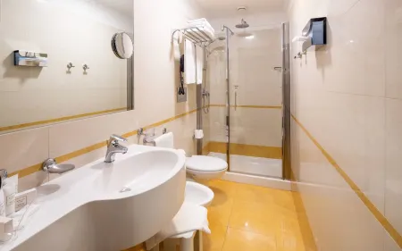 UNA HOTELS Galles Milano Отели рядом с достопримечательностью «Миланский университет Бикокка»