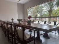 Vienna 3 Good Hotel (Dehong Mangshi Airport Jewelry Town Branch)