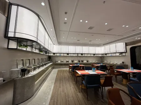 Taohualing Hotel (Yichang) Отели рядом с достопримечательностью «Tribe of the Three Gorges»