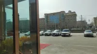 Bo Xin Hotel - parking