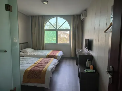 Luoyang Aichao Hotel