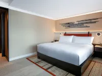 DoubleTree by Hilton Bangkok Ploenchit Hotels near BTS - Phloen Chit