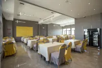 IU Hotel (Chifeng Hongshan Pedestrian Street)