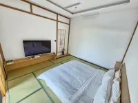 Fengxiang chanyuegu Inn - balcony