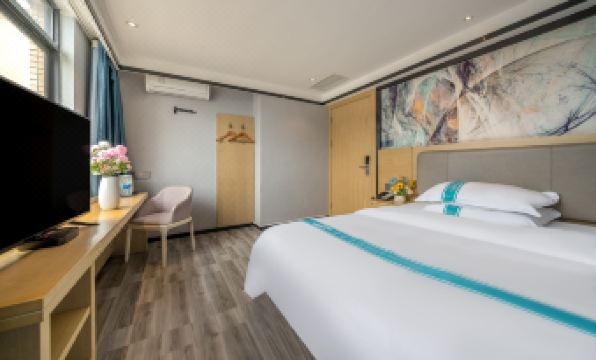 Azure Hotel (Liuzhou Luzhai)