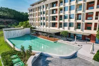 Serene  Jade  Hotel - Rooftop Pools